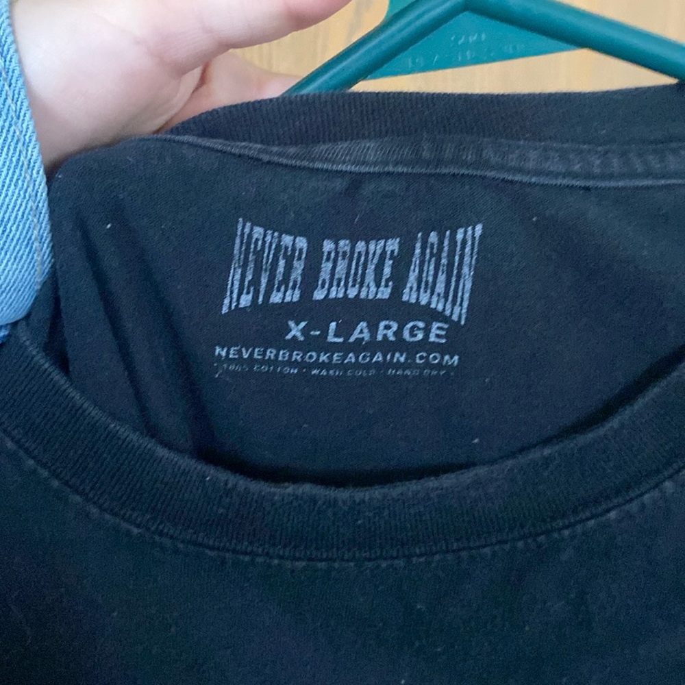 NBA young boy shirt it’s an X-large